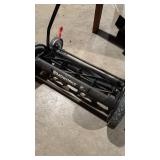 Yardworks Manual Lawn Mower