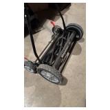 Yardworks Manual Lawn Mower