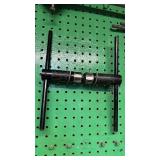 Bottom Bracket Thread Chaser Tool