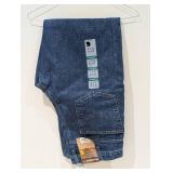 NEW CARHARTT RELAXED FIT TAPERED LEG JEANS (SIZE 32)