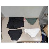 (4) NEW ASSORTED WOMEN’S SWIMWEAR BOTTOMS (MEDIUM)