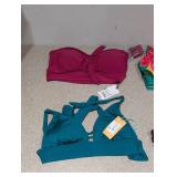 (4) NEW ASSORTED WOMEN’S SWIMWEAR TOPS (SMALL)