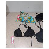 (4) NEW ASSORTED WOMEN’S SWIMWEAR TOPS (MEDIUM)