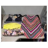 (4) NEW ASSORTED WOMEN’S SWIMWEAR TOPS (EXTRA LARGE)