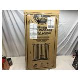 MM. Extra Wide Walk Throught Gate w/Small Pet Door