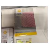 Fondant, 2x Shaped Cutters & Icing Comb