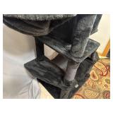 Large Cat Tree / Cat House