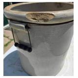 Genuine Antique 10 gallon Red Wing Crock