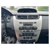 2011 FORD FOCUS SE *ONE OWNER* (NO RESERVE)