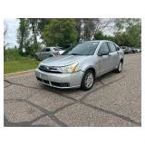 2010 FORD FOCUS SE * 2 Owners | No Accidents* (NO RESERVE)