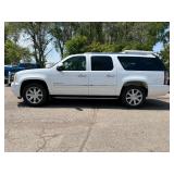 2009 GMC YUKON XL DENALI 4x4 (NO RESERVE)