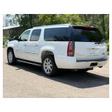 2009 GMC YUKON XL DENALI 4x4 (NO RESERVE)