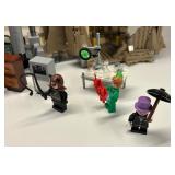 LEGO DC Comics Super Heroes Batcave 76052 Set with Figures