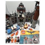LEGO Batman Movie Arkham Asylum Set 70912 with Minifigures