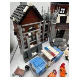LEGO Batman Movie Arkham Asylum Set 70912 with Minifigures