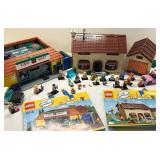 LEGO Simpsons Building Set: House and Kwik-E-Mart with Minifigures