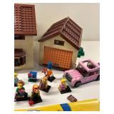 LEGO Simpsons Building Set: House and Kwik-E-Mart with Minifigures
