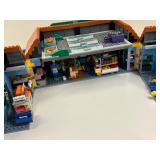 LEGO Simpsons Building Set: House and Kwik-E-Mart with Minifigures
