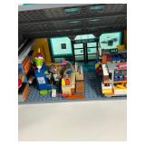 LEGO Simpsons Building Set: House and Kwik-E-Mart with Minifigures