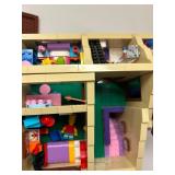 LEGO Simpsons Building Set: House and Kwik-E-Mart with Minifigures