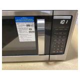 21 in. 1.1 cu. ft. 1000-Watt Countertop Microwave Oven in Fingerprint Resistant Stainless Steel and Bar handle