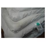 White Queen Comforter and 2 Pillowcases