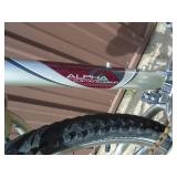 Trek Navigator 100 mens aluminum bicycle. As shown.