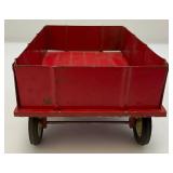 Vintage INTERNATIONAL Preseed Steel Barge Wagon With Plastic Rims And Rubber Tires 1/16 Scale