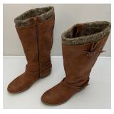 Womens AKASHA Boots Size 8.5