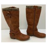 Womens AKASHA Boots Size 8.5