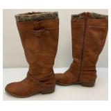 Womens AKASHA Boots Size 8.5