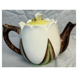 Lefton Beeline Collection of Teapot, Cream & Sugar plus Salt & Pepper