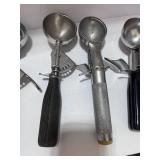 5 Vintage Ice Cream Scoops