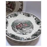 6 Soup Bowls and 2 Serving Bowls Queen