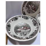 6 Soup Bowls and 2 Serving Bowls Queen