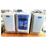 Aiwa Book Shelf Stereo w/Remote Works