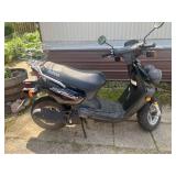 2002 Yamaha Zuma (aka Bug Eye) 50CC ONLY 2100 Miles