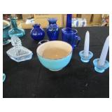 Gorgeous vintage glassware in hues ...