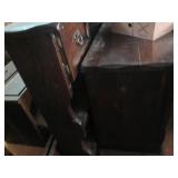 Very sturdy hardwood 6-drawer dress...