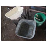 Vintage square ton wash tub, Fertil...