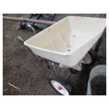 Vintage square ton wash tub, Fertil...