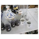 Rooster themed labeled shakers, tea...