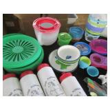 Large lot of picnic style dishes, m...