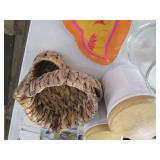 Countertop canisters, misc baskets,...