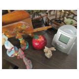 Mismatched brass tone desk lamps, w...