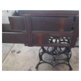 Vintage Windsor-B Wood Sewing machi...