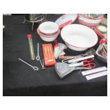 Vintage Red and white plaid Enamelw...