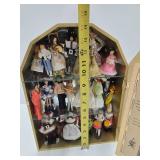 Collection of Vintage Clothespin Dolls w/Display Case & Book