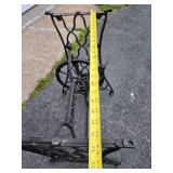 Excellent Antique SINGER Cast Iron Sewing Table Base