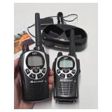 Working Pair of Midland GXT Walkie Talkie Radios w/Charging Stand / Car Charger & Manual
